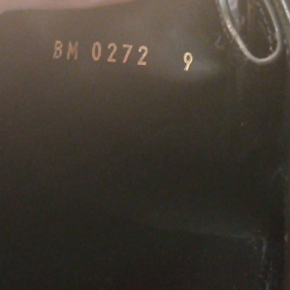 Louis Vuitton boots/ shoes - Picture 2 of 5